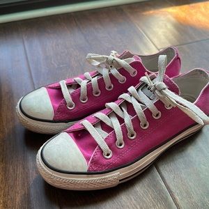 Hot Pink Converse 👟